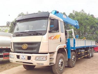 Xe tải Faw 4 chân gắn cẩu Dongyang 10 tấn